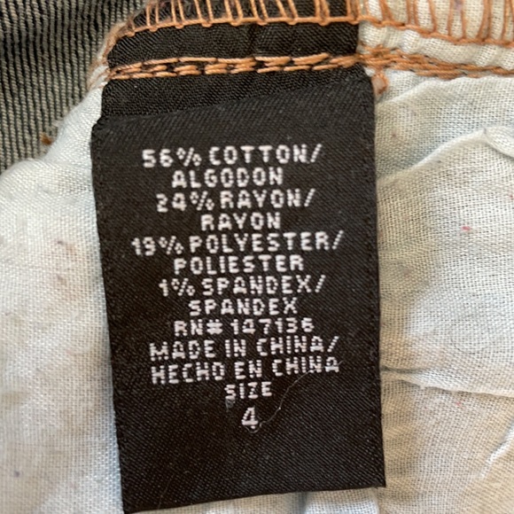 EUC Distressed Step Hem Ankle Jeans - Picture 3 of 6